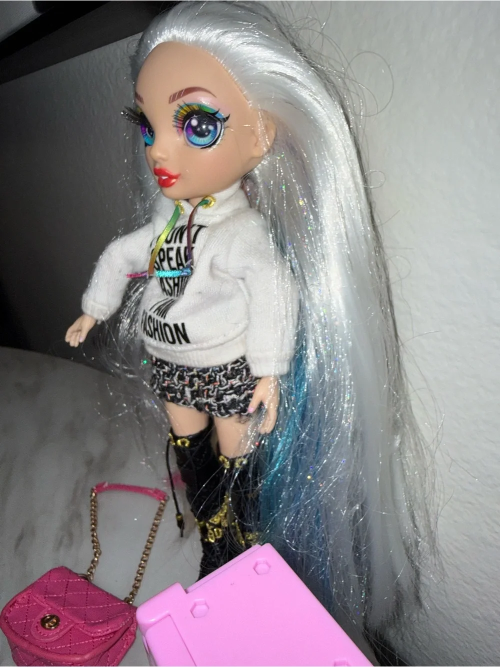 Rainbow High doll locker xtra top & purse